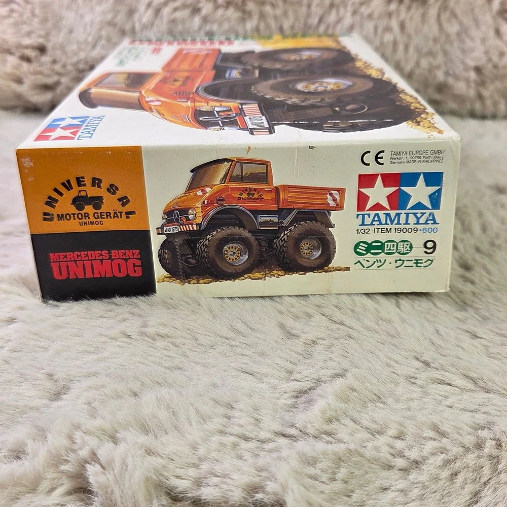 Tamiya 1/32 Mini 4WD No.9 Mercedes-Benz Unimog Motorized Model Kit 19009